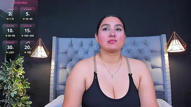 Snapshot of AlexaMora_ chatting on 13, 9, 2025 AlexaMora online show from 13, 9, 2025