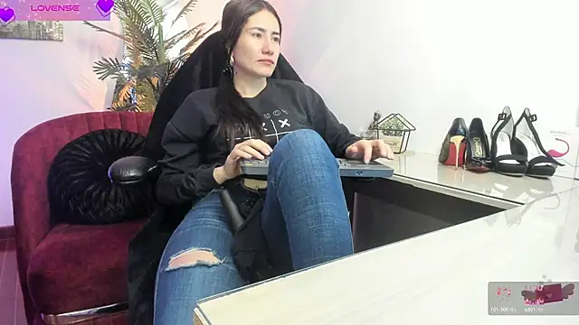 Snapshot of VioletParkker chatting on 18, 2, 2025 VioletParkker online show from 18, 2, 2025