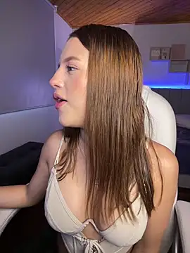 Snapshot of Sofia18_pinkk chatting on 10, 9, 2025 Sofia18 pinkk online show from 10, 9, 2025