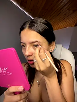 Snapshot of Sofia18_pinkk chatting on 25, 11, 2025 Sofia18 pinkk online show from 25, 11, 2025