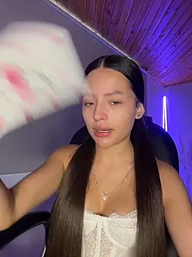 Snapshot of Sofia18_pinkk chatting on 17, 6, 2026 Sofia18 pinkk online show from 17, 6, 2026