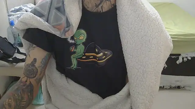 Snapshot of smokingink chatting on 4, 7, 2026 smokingink online show from 4, 7, 2026