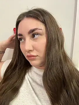 KiraBarlows online show from 25, 2, 2026