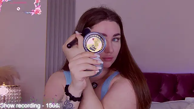 KiraBarlows online show from 15, 4, 2026