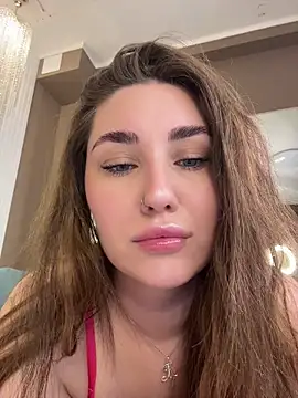 Snapshot of KiraBarlows chatting on 19, 5, 2026 KiraBarlows online show from 19, 5, 2026