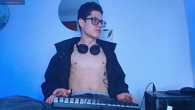 wolfandsky online show from 6, 3, 2026