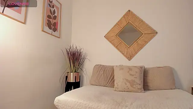 viviannehill hot online show from 9, 7, 2026