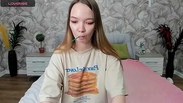 SusannJohnson online show from 9, 3, 2025