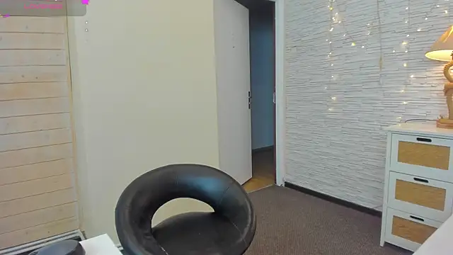 Misty  Fox online show from 25, 1, 2025