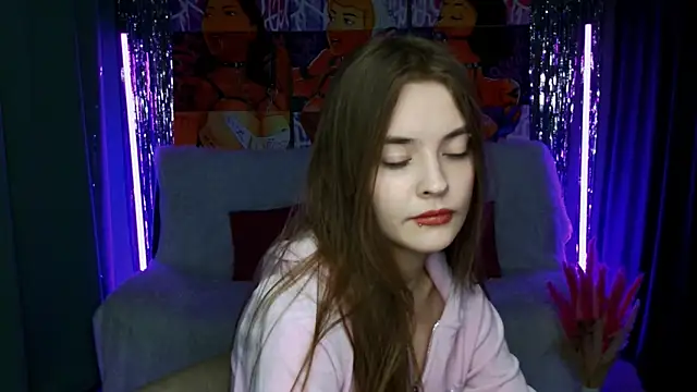 Snapshot of RayWillliams chatting on 5, 2, 2025 RayWillliams online show from 5, 2, 2025