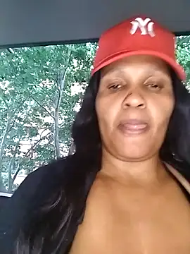 bubblendz1988 online show from 8, 11, 2025