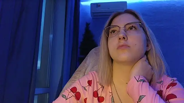 HotBrandyX online show from 8, 1, 2026