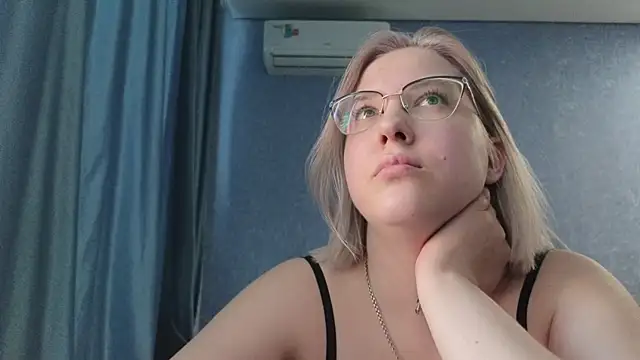 HotBrandyX online show from 15, 3, 2026