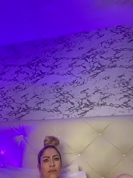 viktoria davis  online show from 24, 2, 2025