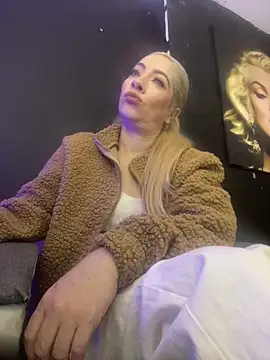 viktoria davis  online show from 11, 10, 2025