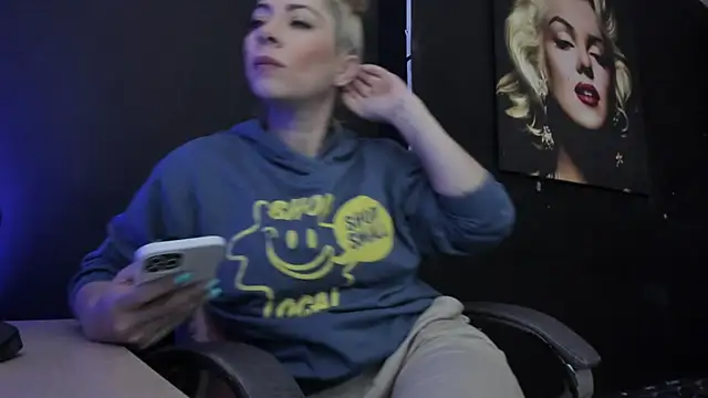 viktoria davis  online show from 15, 10, 2025