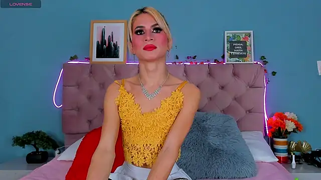 Samantha Rolon online show from 19, 1, 2025