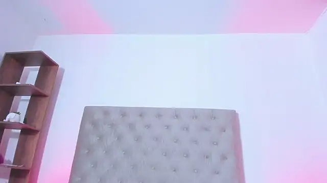 Dayana  Ospina online show from 25, 2, 2025