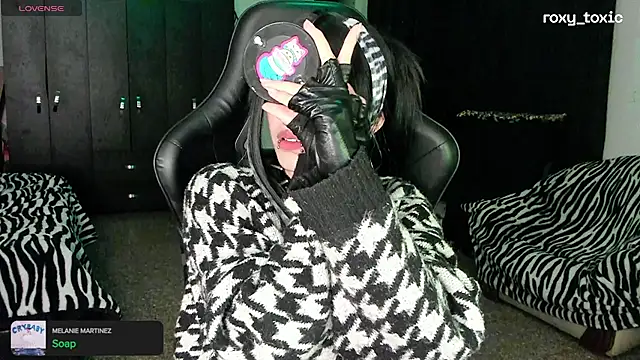 roxy toxic online show from 20, 9, 2025