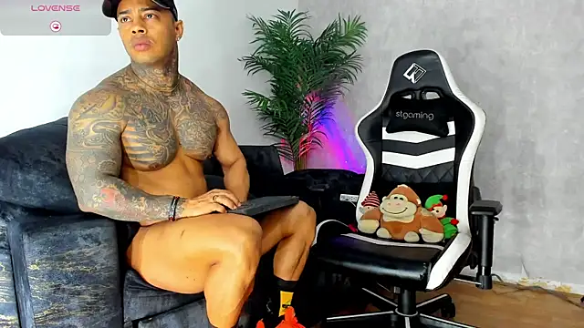 Snapshot of owen_freid chatting on 24, 10, 2025 owen freid online show from 24, 10, 2025