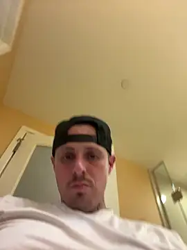 youngstud8823 online show from 8, 5, 2026