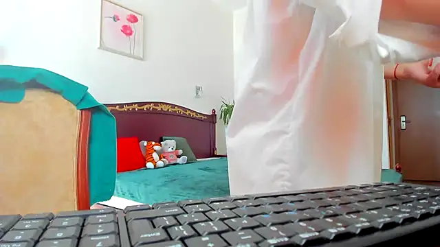 Tianiaa online show from 24, 9, 2025