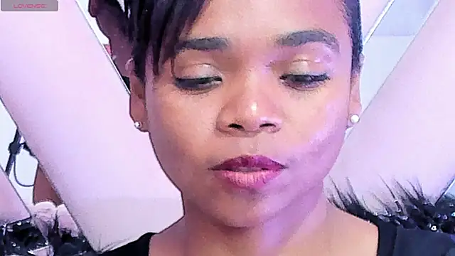 Snapshot of Gletty_noa chatting on 2, 3, 2025 Gletty noa online show from 2, 3, 2025