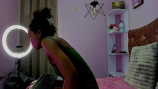 Snapshot of Gletty_noa chatting on 27, 10, 2025 Gletty noa online show from 27, 10, 2025