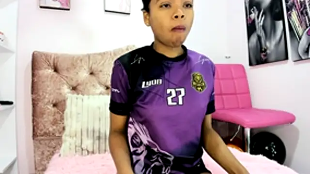 Snapshot of Gletty_noa chatting on 1, 11, 2025 Gletty noa online show from 1, 11, 2025