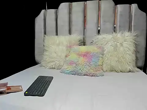 Snapshot of Gletty_noa chatting on 3, 11, 2025 Gletty noa online show from 3, 11, 2025