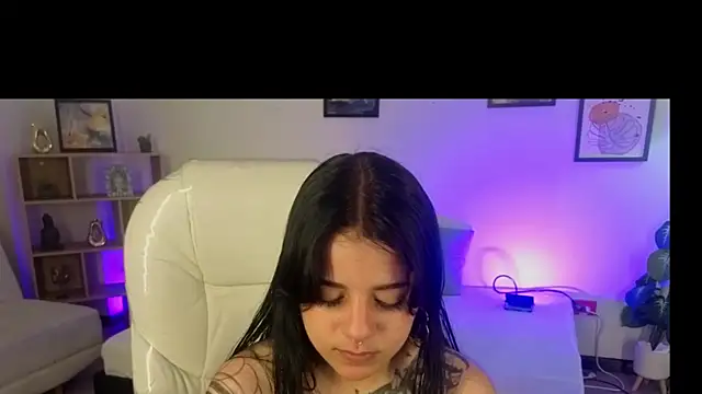 Snapshot of Nicole_Foxx_ chatting on 18, 10, 2025 Nicole Foxx online show from 18, 10, 2025