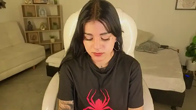 Snapshot of Nicole_Foxx_ chatting on 28, 10, 2025 Nicole Foxx online show from 28, 10, 2025