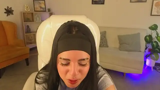 Snapshot of Nicole_Foxx_ chatting on 12, 11, 2025 Nicole Foxx online show from 12, 11, 2025