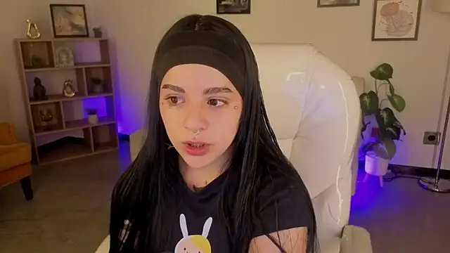 Snapshot of Nicole_Foxx_ chatting on 13, 11, 2025 Nicole Foxx online show from 13, 11, 2025