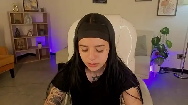 Snapshot of Nicole_Foxx_ chatting on 14, 11, 2025 Nicole Foxx online show from 14, 11, 2025