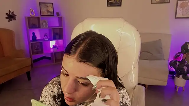 Snapshot of Nicole_Foxx_ chatting on 15, 11, 2025 Nicole Foxx online show from 15, 11, 2025