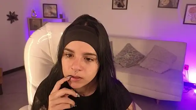 Snapshot of Nicole_Foxx_ chatting on 20, 11, 2025 Nicole Foxx online show from 20, 11, 2025