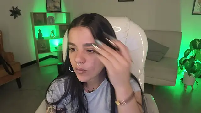 Snapshot of Nicole_Foxx_ chatting on 23, 11, 2025 Nicole Foxx online show from 23, 11, 2025