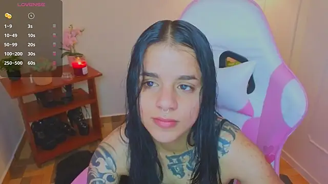 Snapshot of Nicole_Foxx_ chatting on 16, 7, 2026 Nicole Foxx online show from 16, 7, 2026