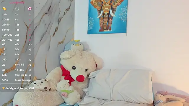 Snapshot of cute_dani01 chatting on 28, 10, 2025 cute dani01 online show from 28, 10, 2025