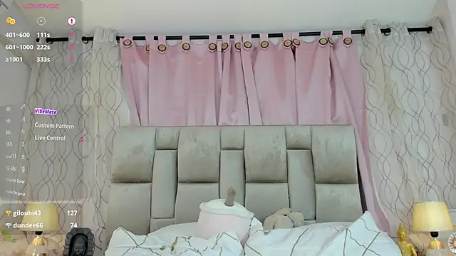 Snapshot of cute_dani01 chatting on 14, 11, 2025 cute dani01 online show from 14, 11, 2025