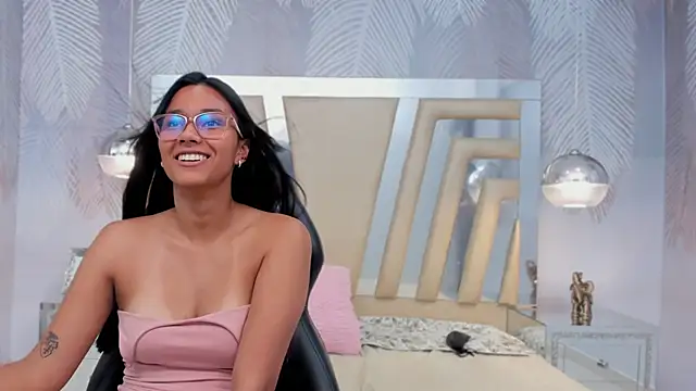 LIA SWAN  online show from 7, 2, 2025