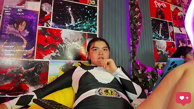 Zoe Cheshire online show from 3, 2, 2025