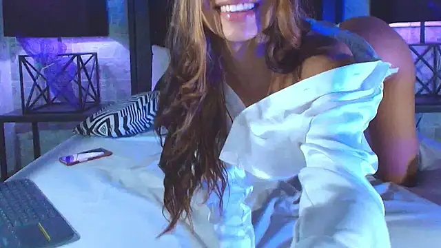 Snapshot of Bella_Smiith_ chatting on 8, 2, 2025 Bella Smiith online show from 8, 2, 2025
