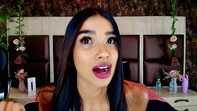 Snapshot of Bella_Smiith_ chatting on 24, 9, 2025 Bella Smiith online show from 24, 9, 2025