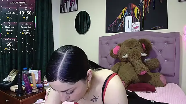 Emmie Hot online show from 1, 4, 2026