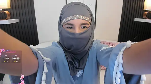 Snapshot of Ayha_khalaf chatting on 1, 3, 2025 Ayha khalaf online show from 1, 3, 2025