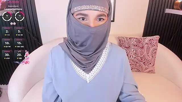 Snapshot of Ayha_khalaf chatting on 7, 3, 2025 Ayha khalaf online show from 7, 3, 2025