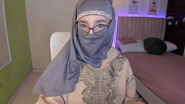 Snapshot of Ayha_khalaf chatting on 10, 3, 2025 Ayha khalaf online show from 10, 3, 2025