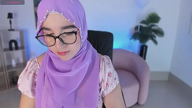 Snapshot of Ayha_khalaf chatting on 12, 9, 2025 Ayha khalaf online show from 12, 9, 2025
